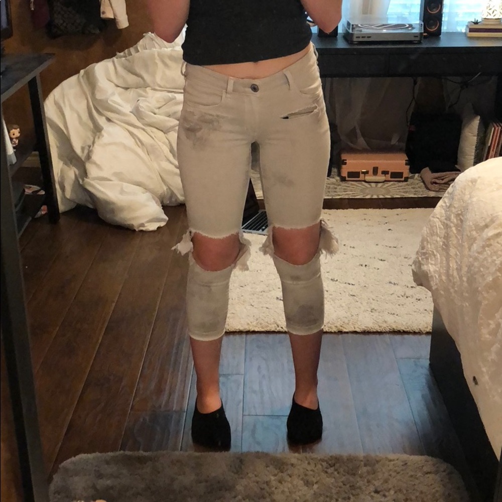 Grey cropped pants